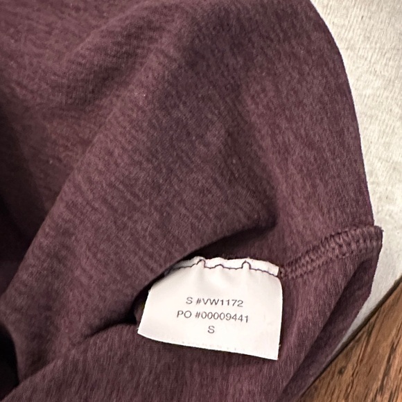 Vuori Halo 2.0 Performance Crop Racerback Tank, S, sangria Heather - Picture 3 of 6